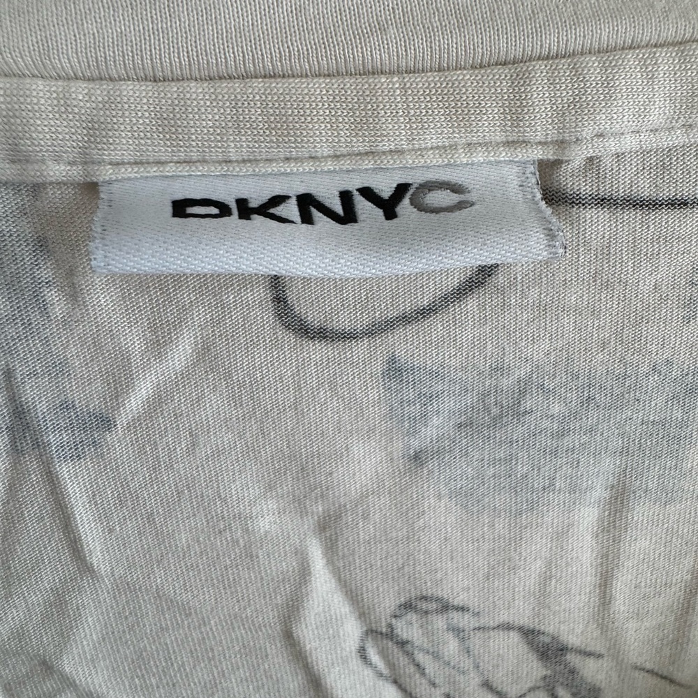 DKNYC White Blue Graphic Blouse - Picture 3 of 6